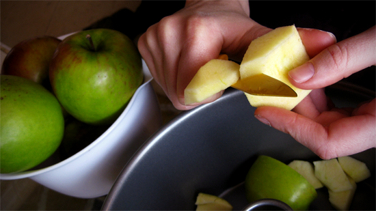 chopping apples